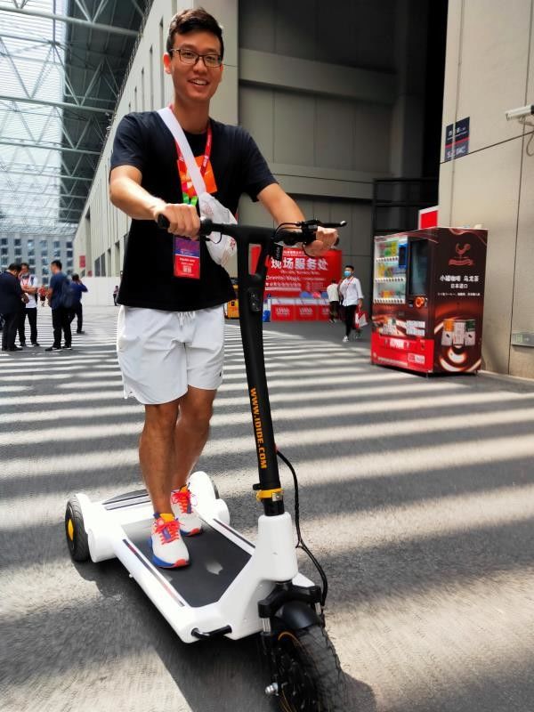 30KG IP54 30km/H Three Wheel  Electric Adult Tricycle